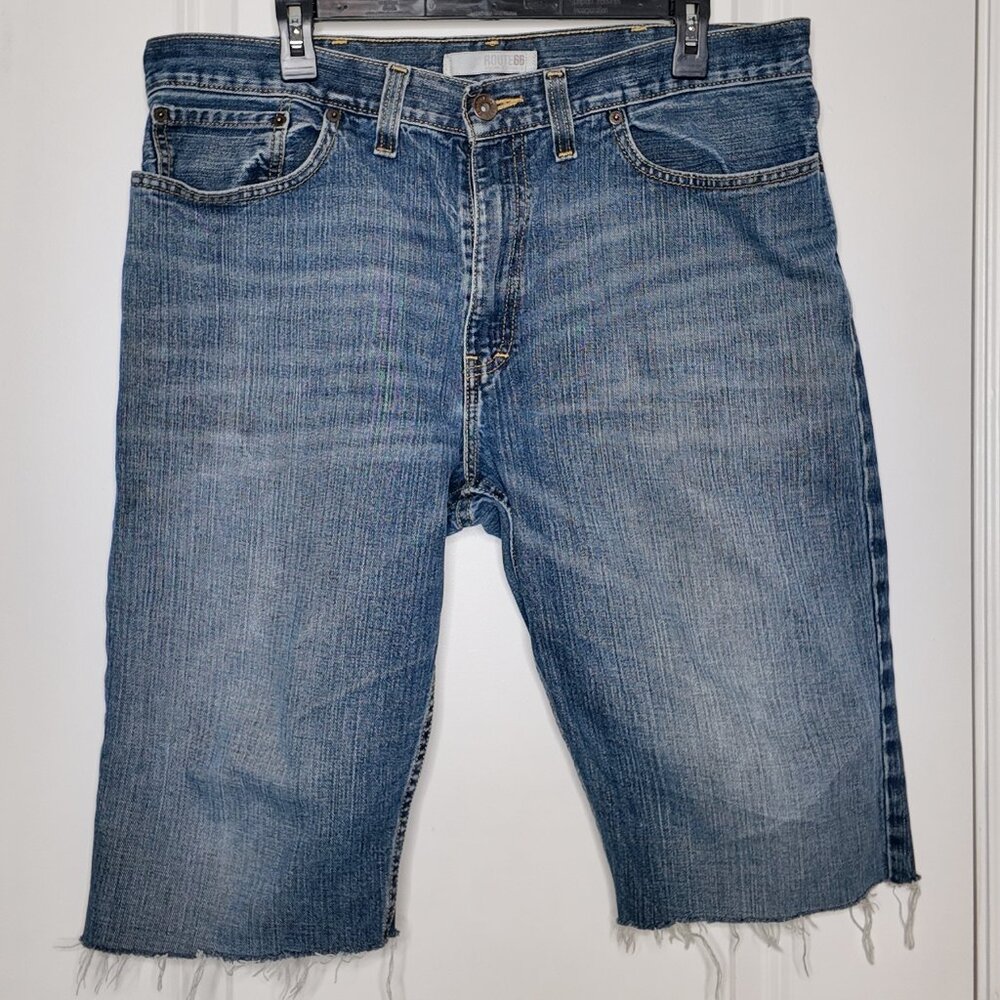 Route 66 cut off raw hem Bermuda denim shorts size 36